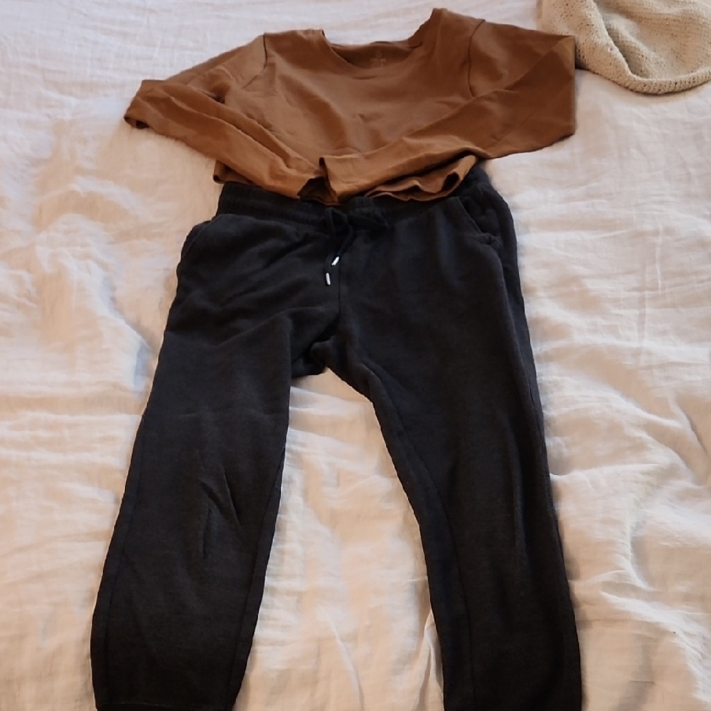 Jogger and Top Bundle- Aritzia and Aerie